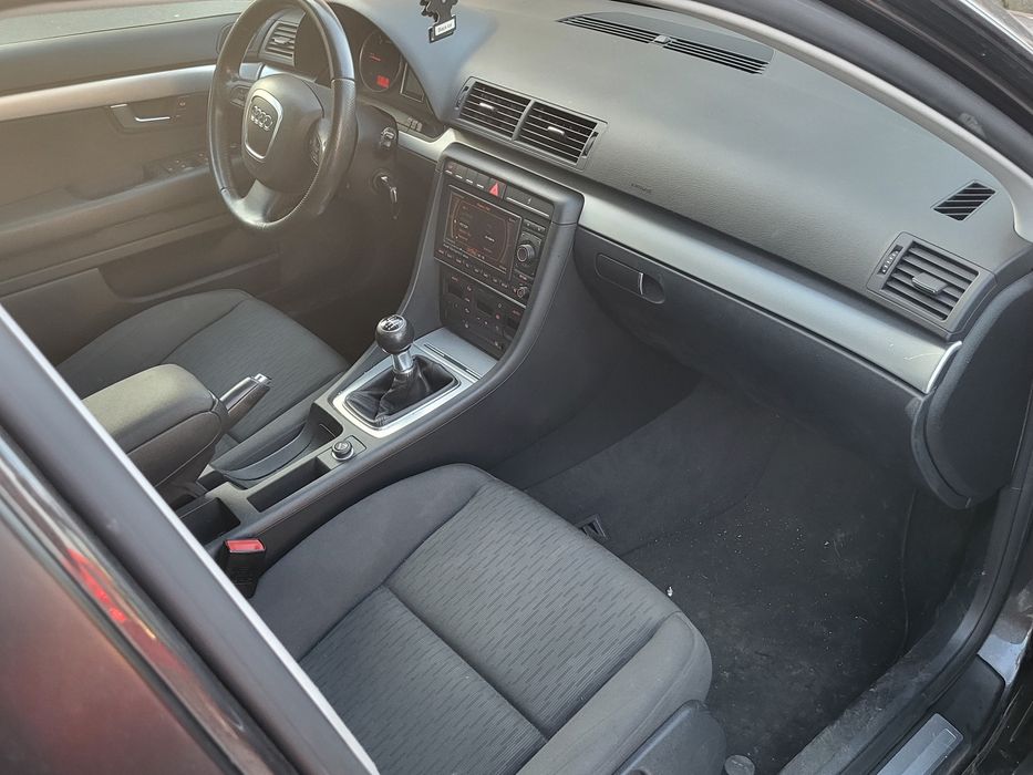 Audi A4 Slinne Anul 2007 140cp 1 ax came Navigație Încălzire scaune