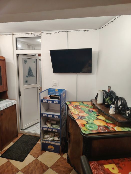 Piața Victoriei-Macdonalds Buzesti,gars.vila 300 de E cu util.incluse