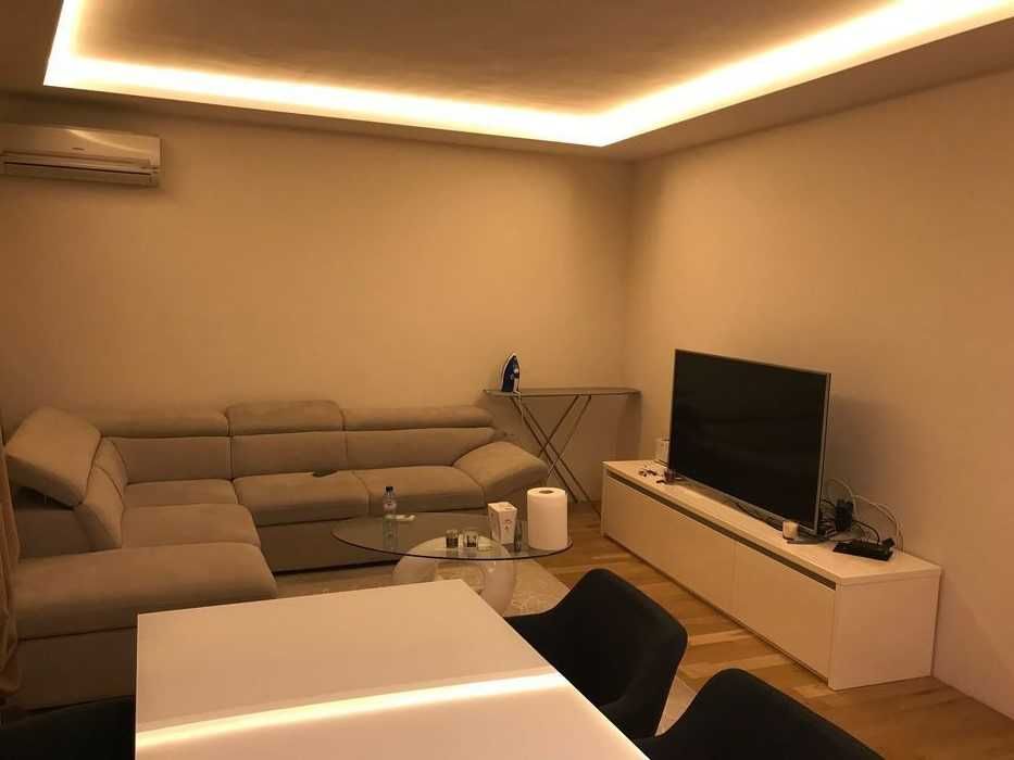 Дава се под наем Двустаен апартамент в София, Център - 60 кв.м за 392.7 € - Снимка #1