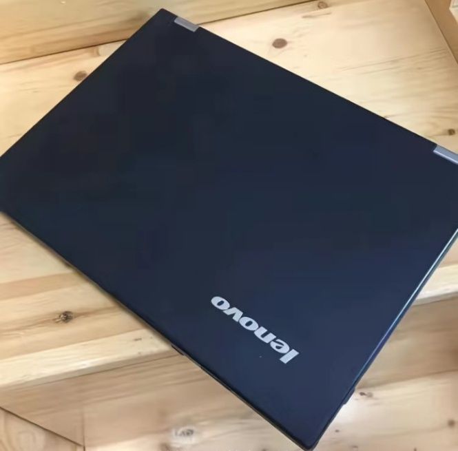 Noutbuk   Lenovo
