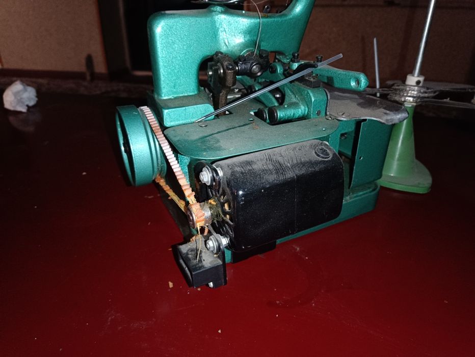 Оверлок машинаси сотилади холати янги ишлатмаган манзил Сагдианада к