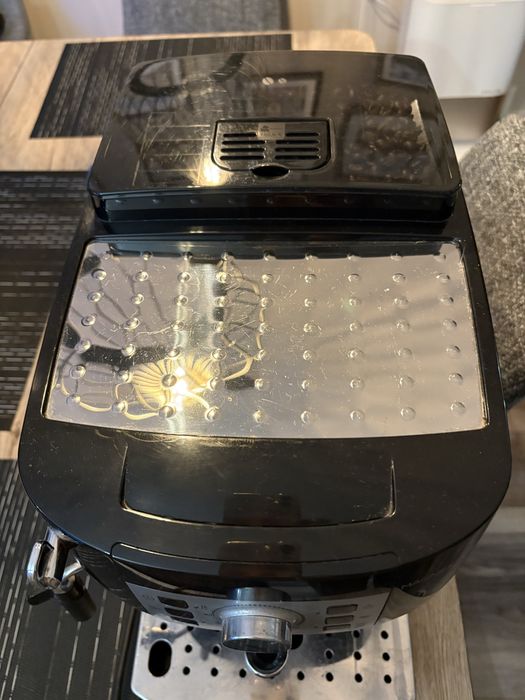 Кафеавтомат Delonghi Magnifica
