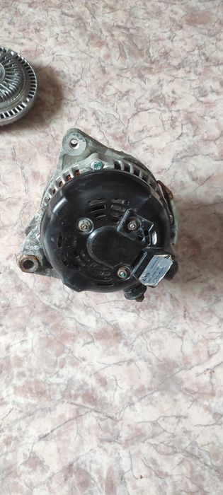 Генератор Камри  Рав 4 Тойота