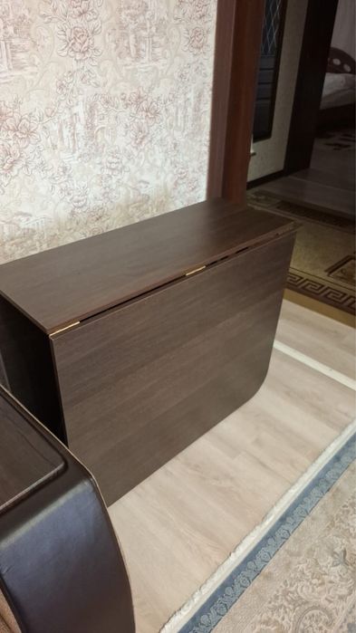 Срочно продам раздвижной стол