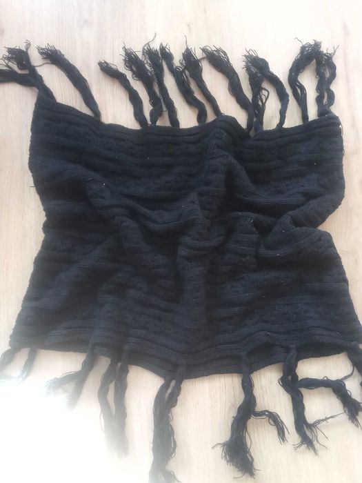 Затворен дамски шал