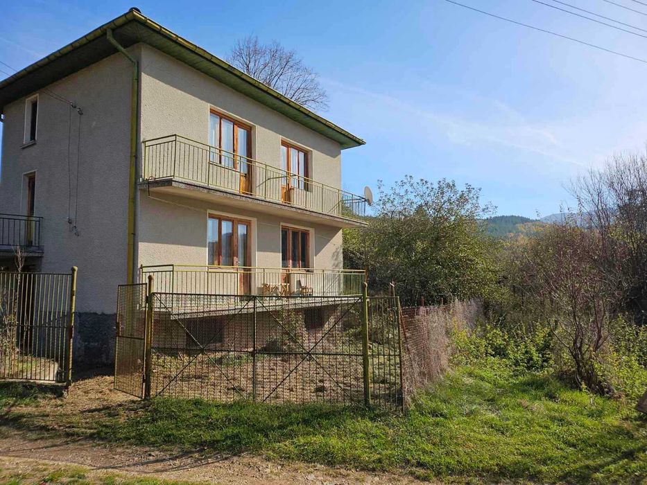 Продава се Къща в с. Глоговица, Област Перник - 216 кв.м за 297 €/кв.м - Снимка #1