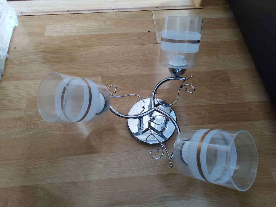 Продам люстру в отличном состоянии