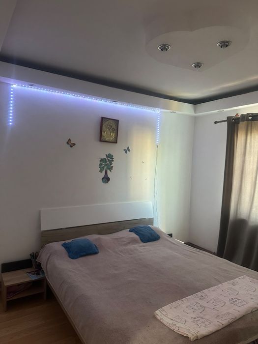 Apartament malu rosu inchiriat