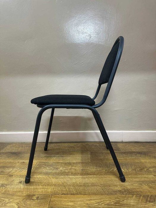 Офисные столы и стулья