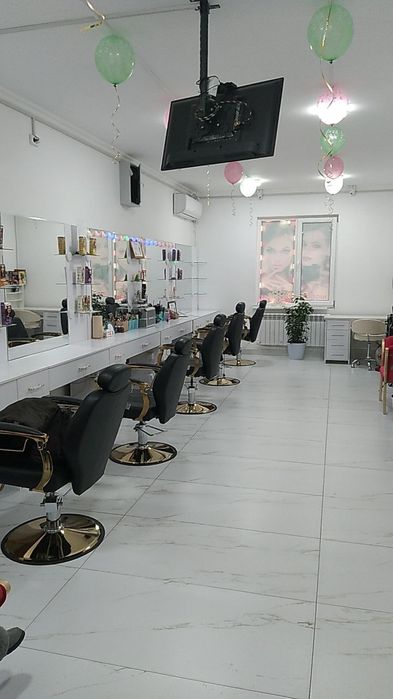 Go‘zallik saloni kreslolari va trimo oynalari sotiladi!