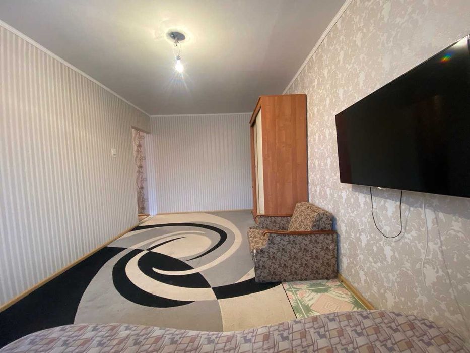 1 ком 3 мкр. 3 этаж/5, не угловая.