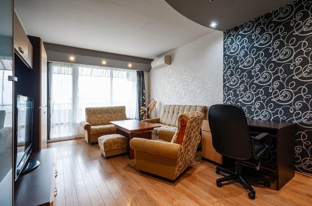 Дава се под наем Тристаен апартамент в Пловдив, Христо Смирненски - 65 кв.м за 450 € - Снимка #1