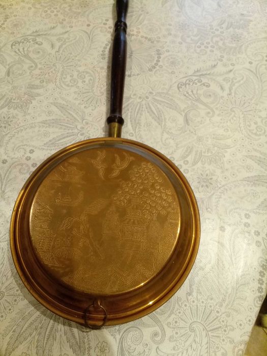 Винтидж медно-сива грейка за легло с шарка на  китайски пейзаж