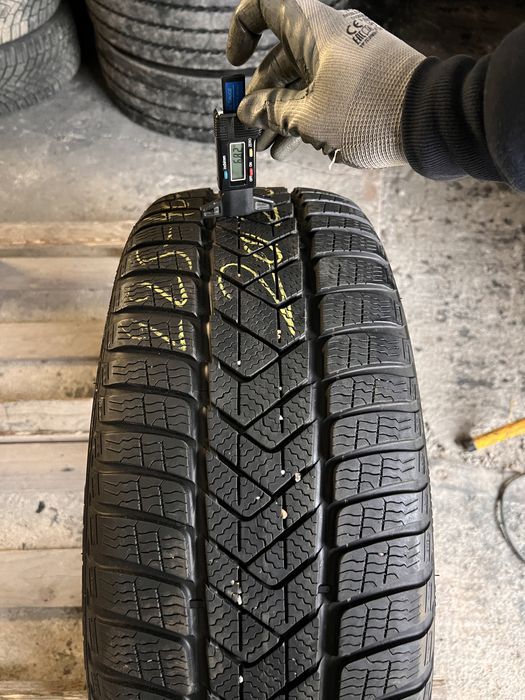 1 anvelopa iarna 225/40/19 , pirelli , 6.8 mm , dot 2020