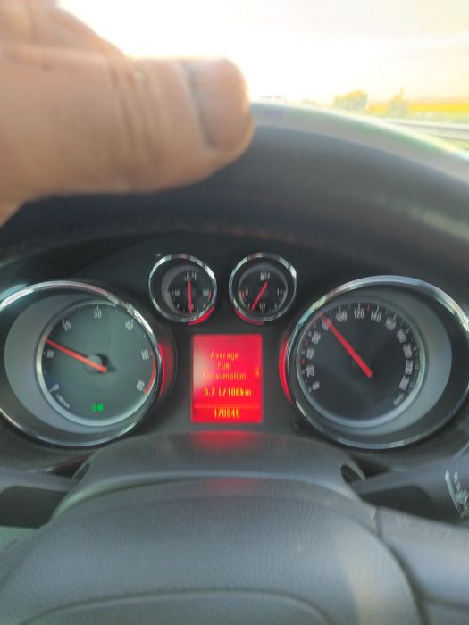 Vând Opel insignia 2011,160cp  limuzina