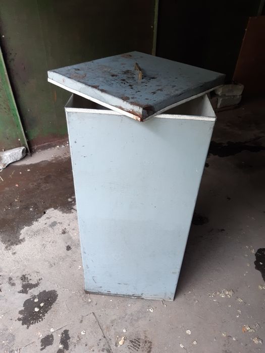 Металлический ящик