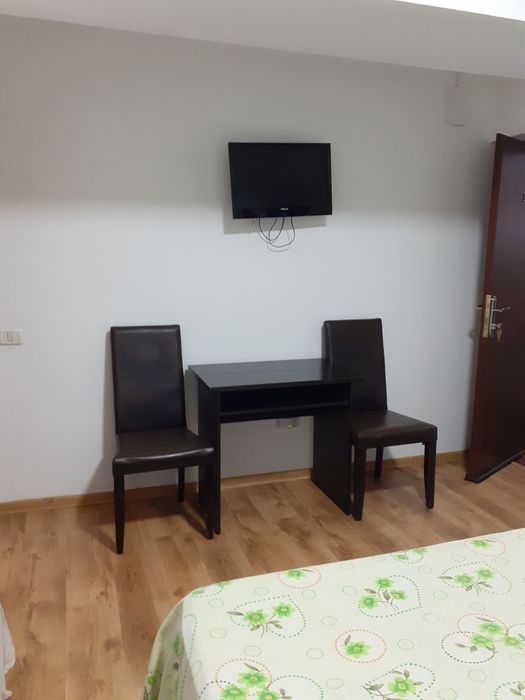 Închiriez garsoniera