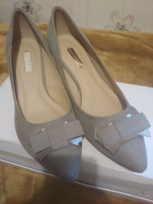 Продам замшевые туфли