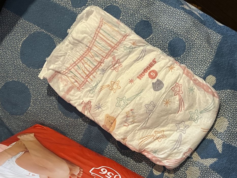 Продам памперсы на девочку