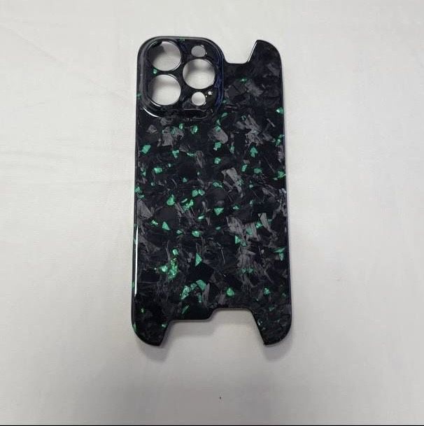 Чехлы на IPhone карбоновый.