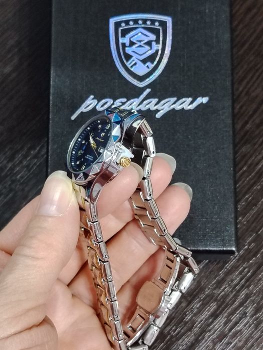 Продам женские часы