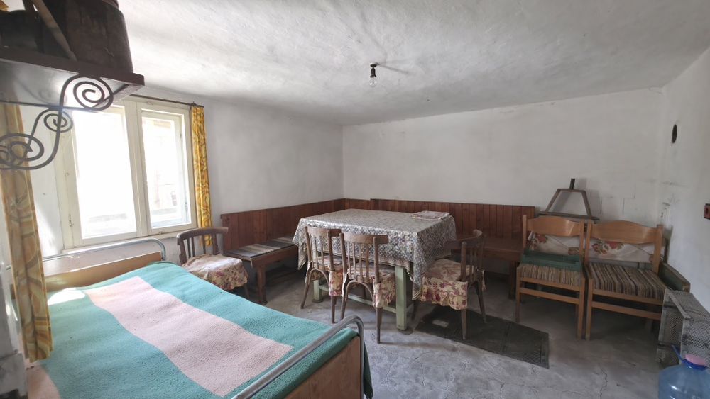 Продава се къща в село Вискяр, област Перник