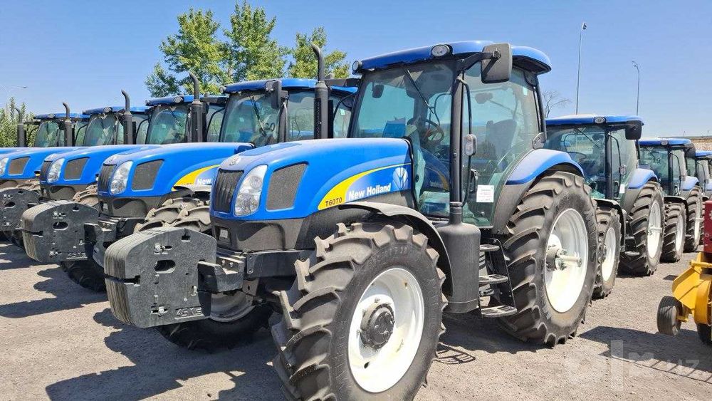 Traktor New Holland T6070 yangi