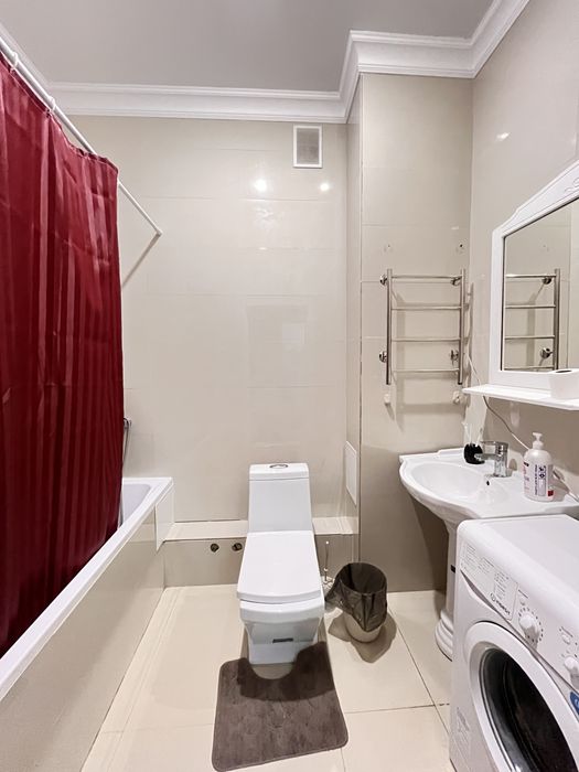 По часовой Хан Шатыр