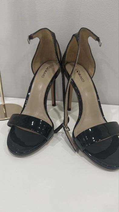 Новые стильные босоножки