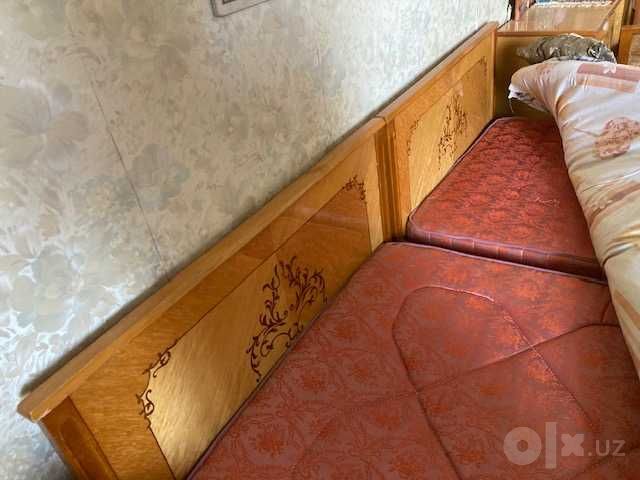 Мебель для спальни, Румыния, дерево орех