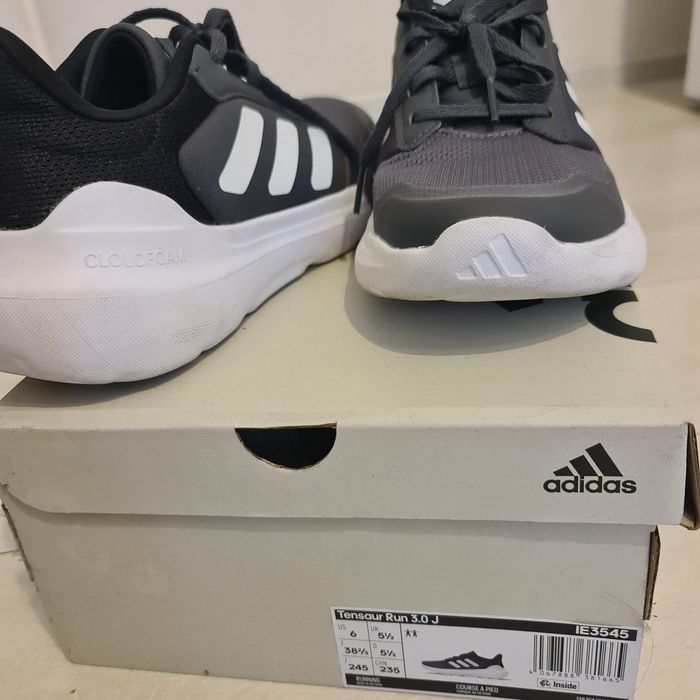 Adidasi Adidas 38,5