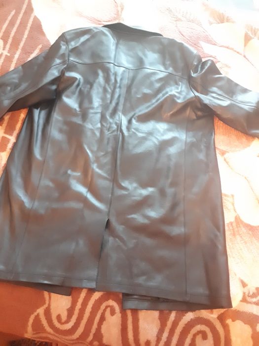 Продаю кожаный плащ