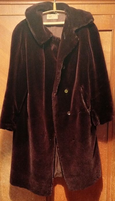 Продам  шубу  56 размер.