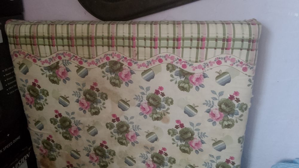 Продам детский кровать с матрасом 160*60