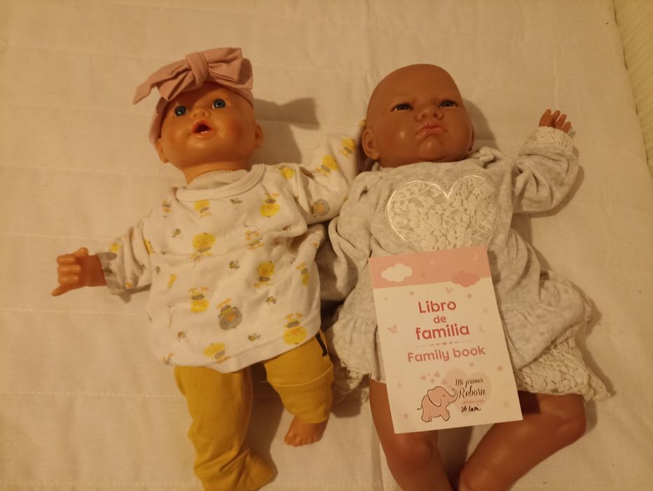 Bebeluș reborn pătuț hăinuțe accesorii