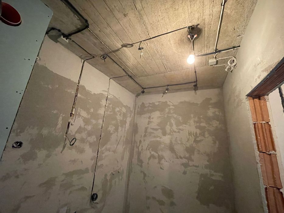 Електромонтажни услуги. Електроинсталации. Електротехник.