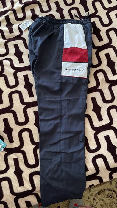 Продам спортивный костюм