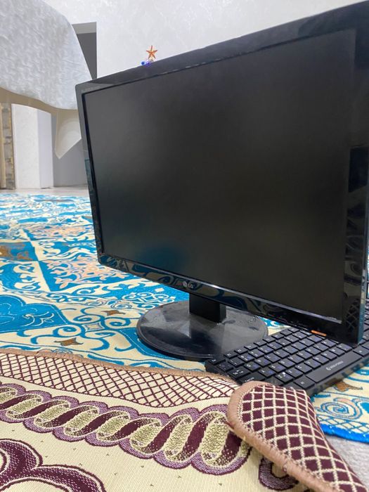 Продаю мониторы рабочие. LG,ACER для видеонаблюдении и для пк