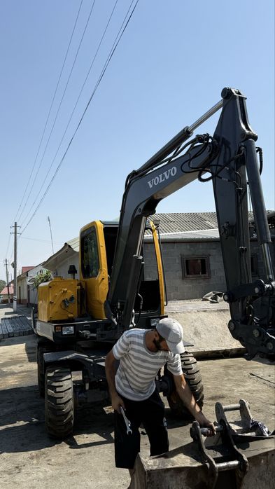 Спецтехника Экскаватор мини