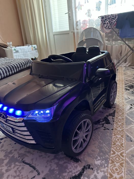 Продам машинку на пульту управление