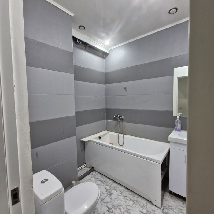 По часам в башнях близнеца, уютно чисто