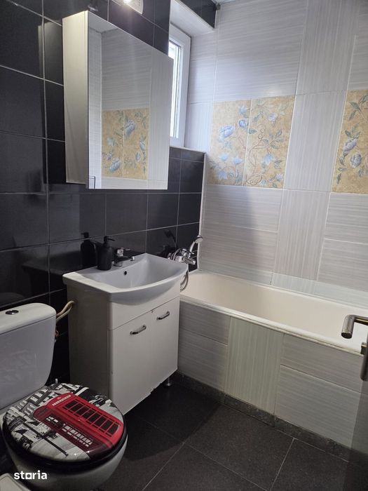 Proprietar/Apartament 3 camere,zona Piata Garii,etaj 4.
