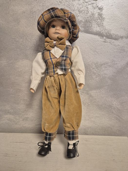 Продавам порцеланови кукли