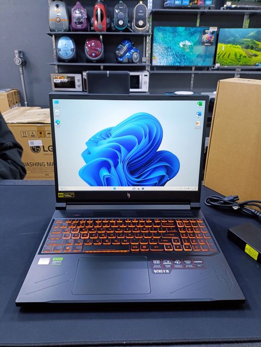 Acer Nitro V16  4060