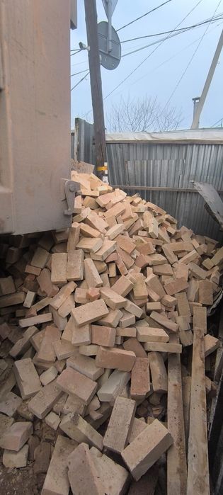 Продается кирпич