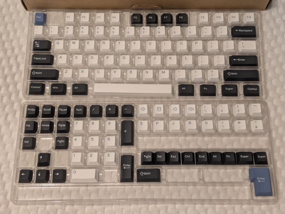 KBDiy Artic keycaps - PBT - Double shot - Cherry MX