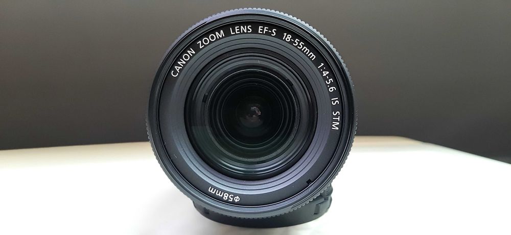 Canon EOS 850D DSLR с Нов обектив EF-S 18-55mm f/4-5.6 IS STM