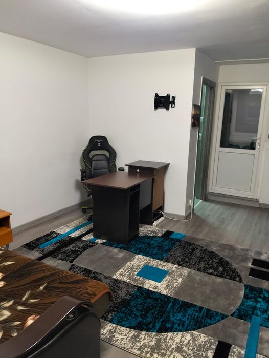 Inchiriez garsoniera