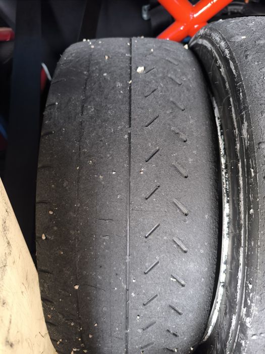 Сликове 16 190 600 17 610 225