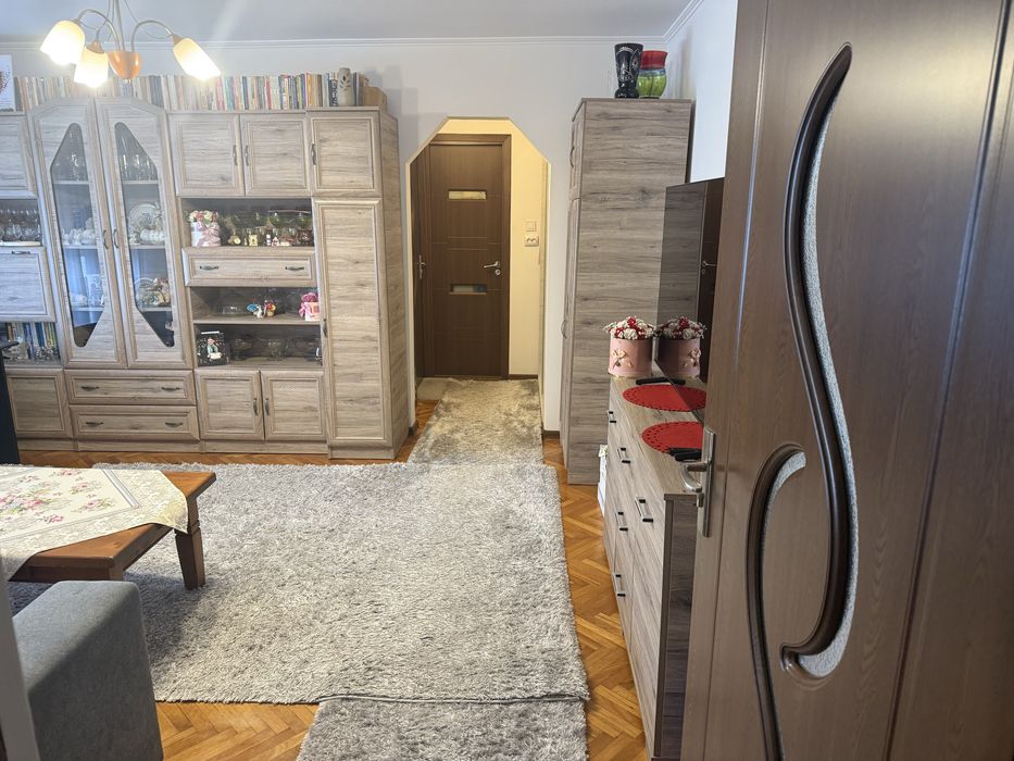Vand un aoartament in micro 16 parter 2 camere
